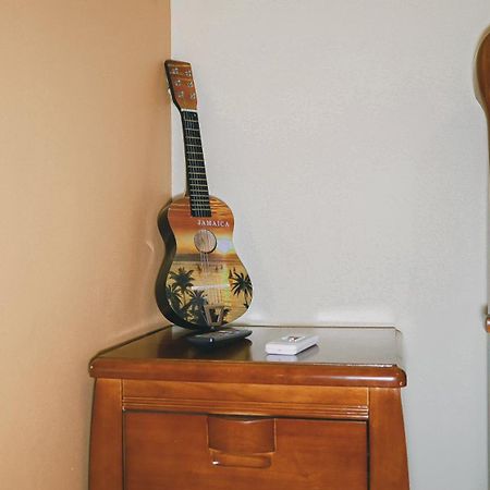 Incognito Culture Rooms 金斯敦 外观 照片